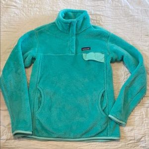 Turquoise women’s Patagonia pullover